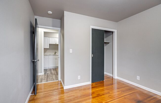 2 beds, 1 bath, 725 sqft, $1,099, Unit 1645-11