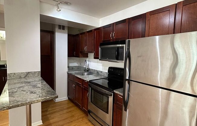 1 bed, 1 bath, 700 sqft, $1,950, Unit 418-1501