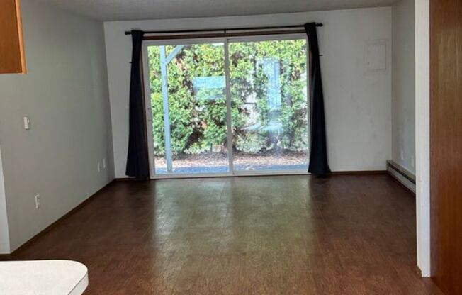 1 bed, 1 bath, $1,100, Unit #2