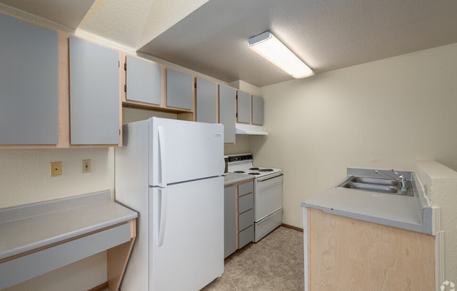 2 beds, 1 bath, 427 sqft, $1,750, Unit Unit 26