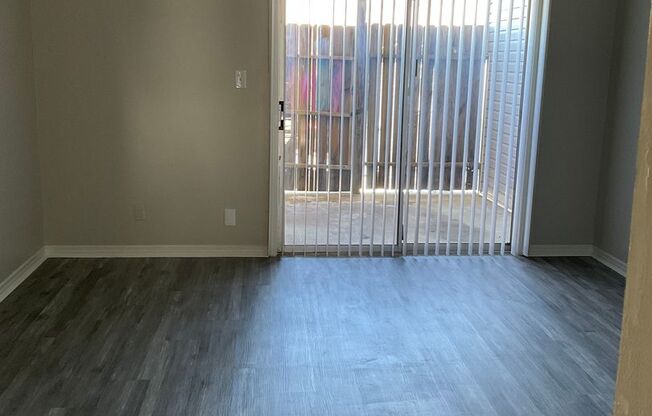 2 beds, 1.5 baths, 905 sqft, $890, Unit C04