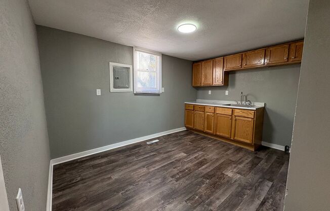 2 beds, 1 bath, $850