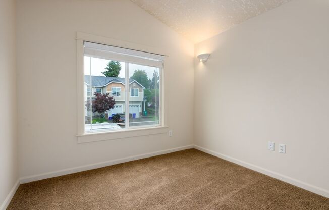 3 beds, 2.5 baths, 1,450 sqft, $2,250, Unit 5833