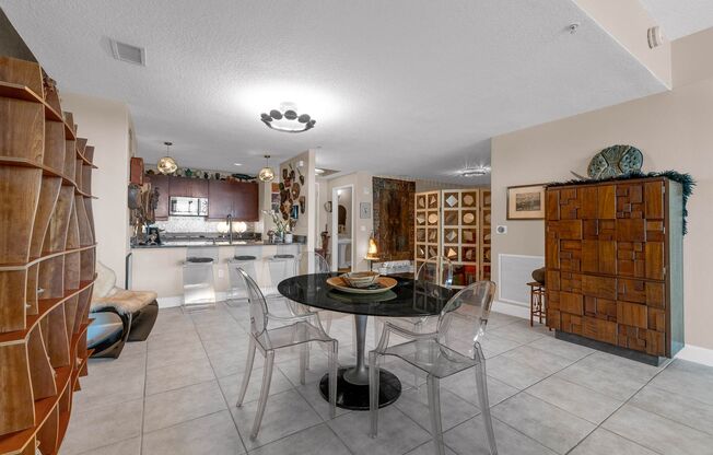2 beds, 2.5 baths, $4,700