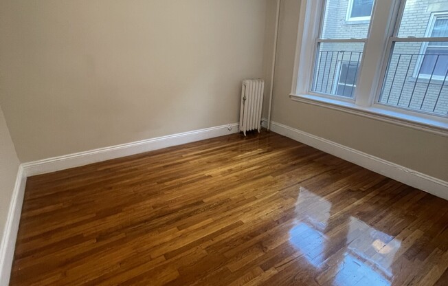 1 bed, 1 bath, $2,800, Unit 14