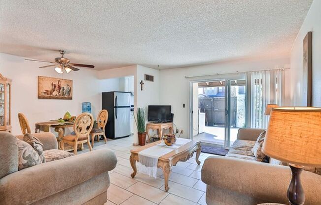 Lovely 3 Bedroom Townhome in Chula Vista!