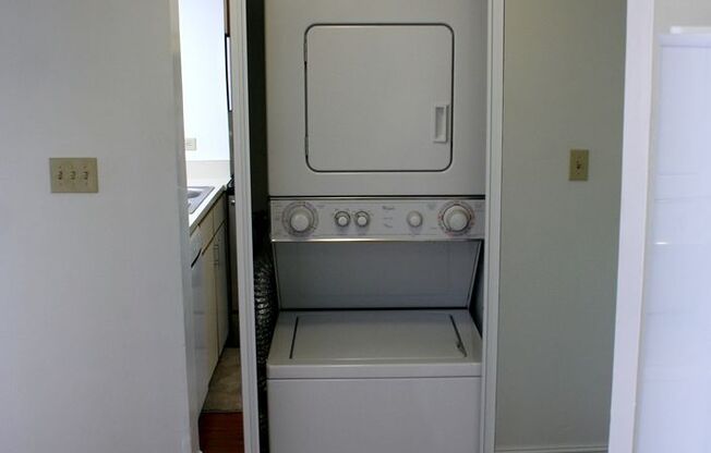 2 beds, 2 baths, $3,800, Unit # 56