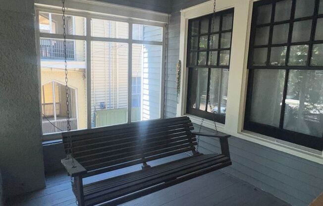 6 BR Home on Broadway with Pool, Available for Next School Year!