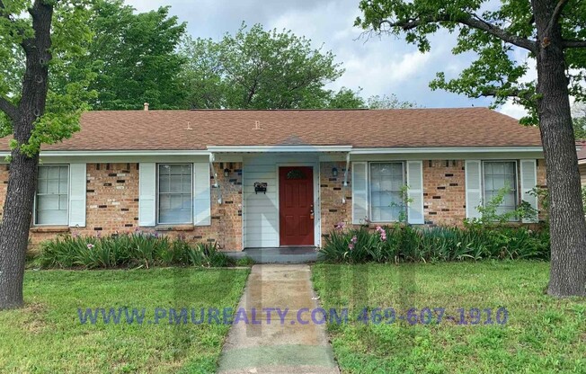 AVAILABLE NOW!!! 3 Bed 1 3/4 Bath in Duncanville