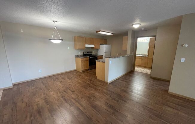 2 beds, 2 baths, 1,050 sqft, $1,410, Unit 1221