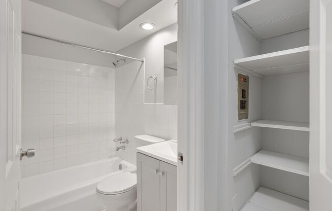 1 bed, 1 bath, 492 sqft, $1,800, Unit 240