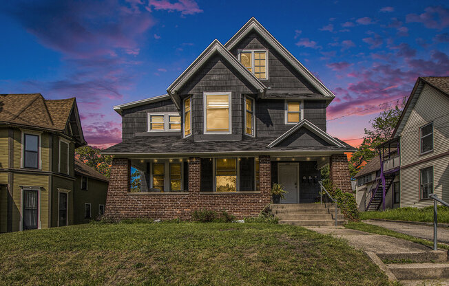 335 JAMES AVE SE