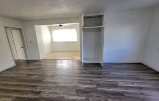 2 beds, 1 bath, $2,195, Unit 05