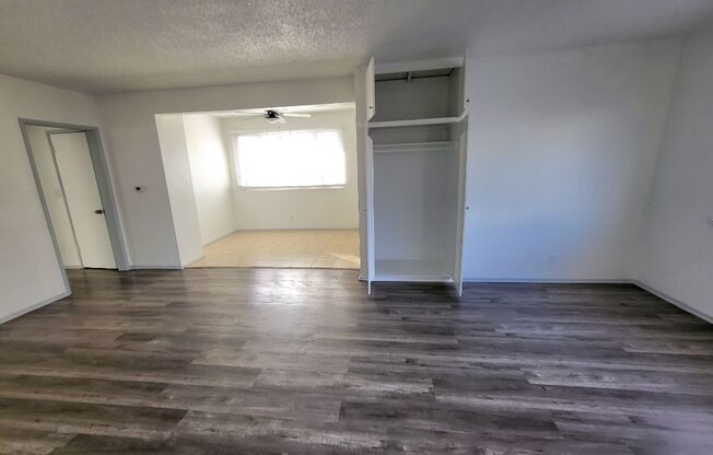 2 beds, 1 bath, $2,195, Unit 05