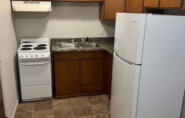 1 bed, 1 bath, 500 sqft, $650, Unit Unit 105