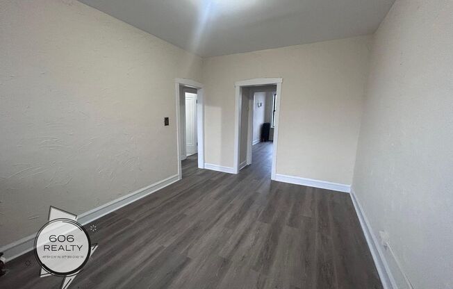 2 beds, 1 bath, $1,200, Unit 2206-06