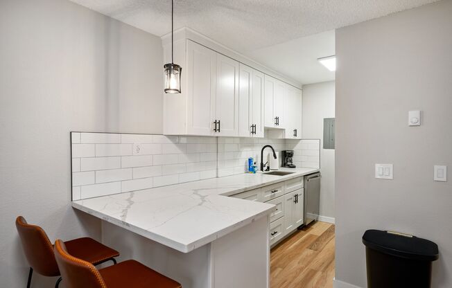 1 bed, 1 bath, 540 sqft, $1,555, Unit 26