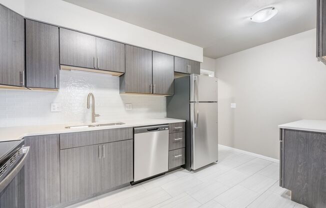 3 beds, 2 baths, 1,300 sqft, $2,480, Unit 3111-5