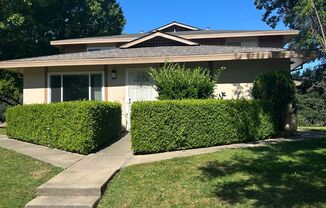 Lovely 2 bedroom 1 bath condo #1 unit