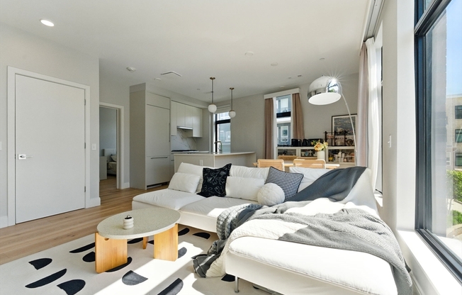 2 beds, 2 baths, 946 sqft, $4,500, Unit 524