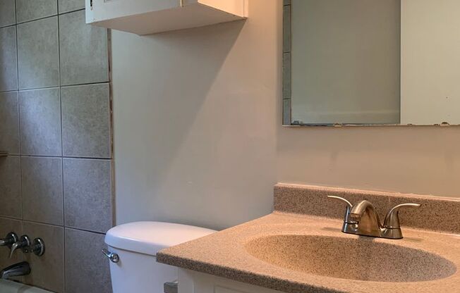 2 beds, 1 bath, 700 sqft, $880, Unit 9147