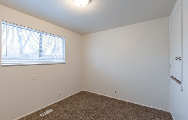 3 beds, 2 baths, 1,400 sqft, $1,700, Unit A