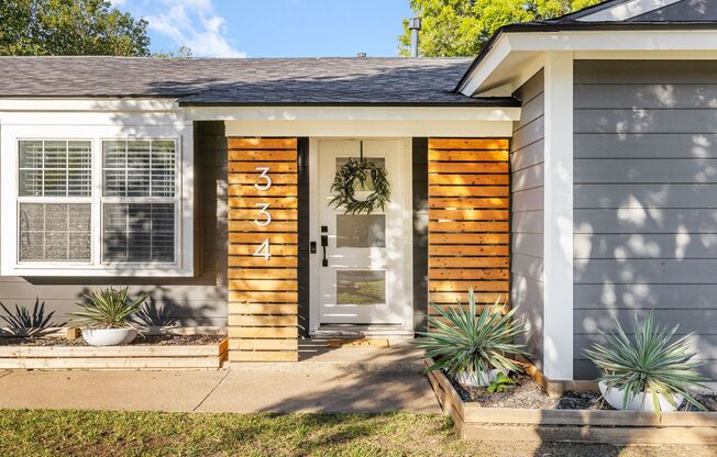 Beautifully remodeled Burleson home available for lease