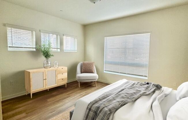 2 beds, 2 baths, 1,027 sqft, $1,875, Unit 212-207