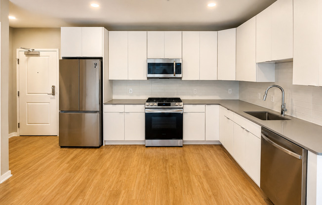 1 bed, 1 bath, 559 sqft, $2,675, Unit 417