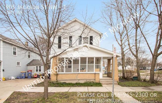 905 Jackson St NW