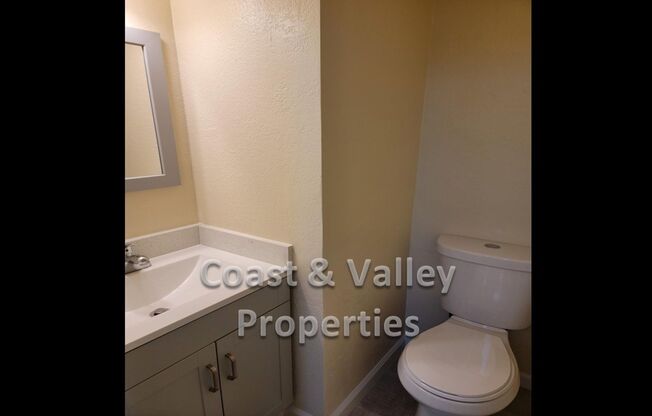 4 beds, 2.5 baths, 1,400 sqft, $3,000, Unit 980 Memorial Drive, Unit A, Hollister, CA 95023