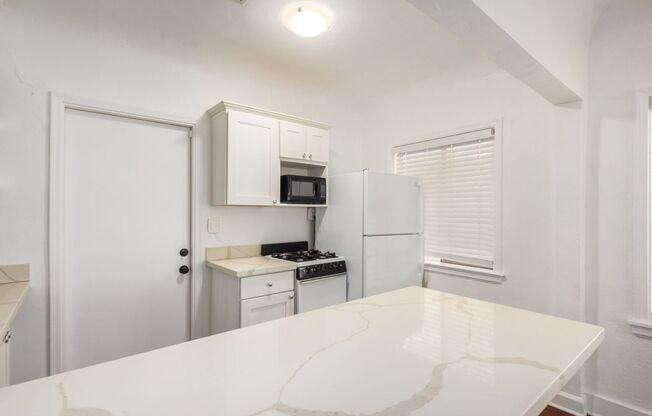 1 bed, 1 bath, $1,295