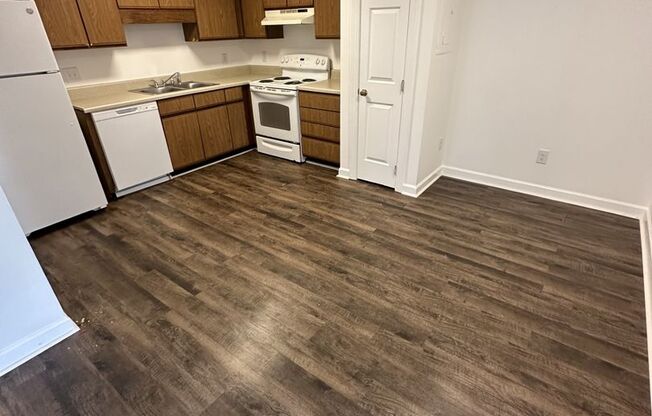 2 Bedroom 2 Bathroom Condo!