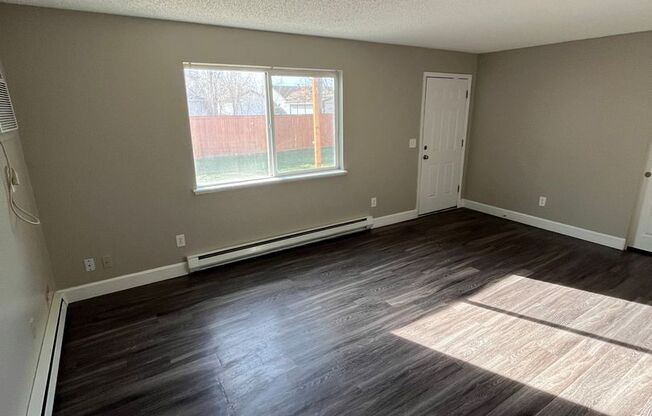 2 beds, 1 bath, $1,625, Unit 13164