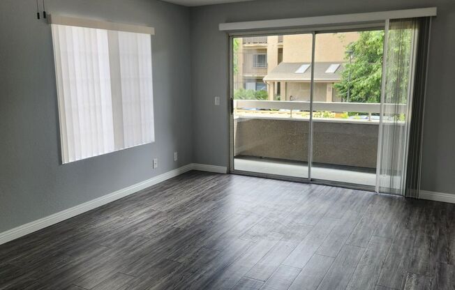 1 bed, 1 bath, 725 sqft, $1,995, Unit 215