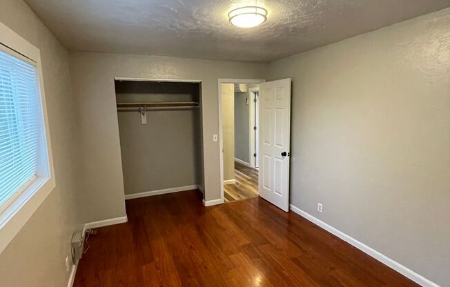 2 beds, 1 bath, $1,650