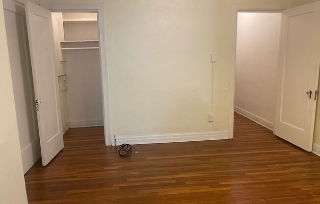 Studio, 1 bath, 321 sqft, $1,100, Unit New King Edward  610