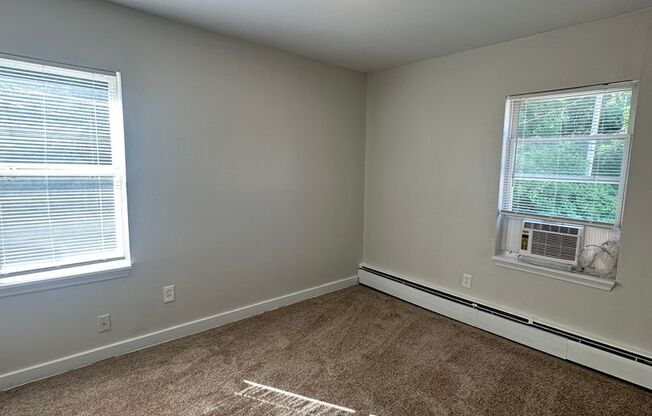 2 beds, 1 bath, 775 sqft, $950, Unit 1411-8