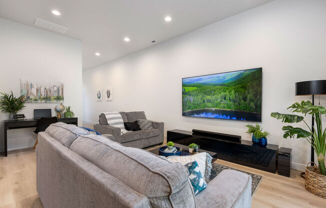 Hidden Hills Condominiums