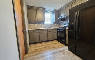 1 bed, 1 bath, 700 sqft, $2,200, Unit B