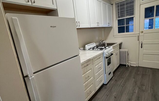 1 bed, 1 bath, 780 sqft, $1,770, Unit 422 #1