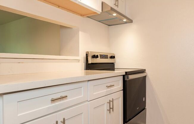 1 bed, 1 bath, 590 sqft, $1,450, Unit 208