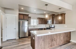 3 beds, 2.5 baths, $2,200