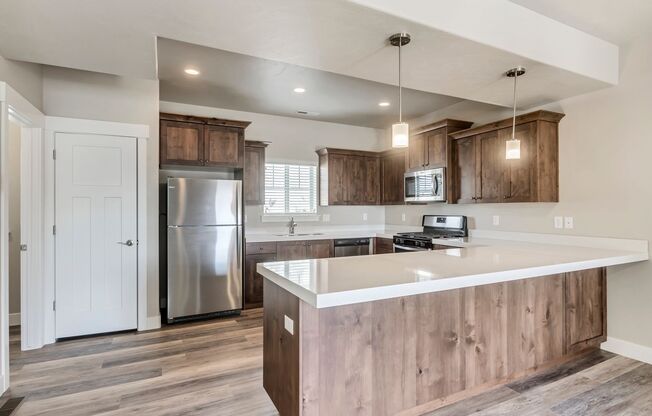 3 beds, 2.5 baths, $2,200