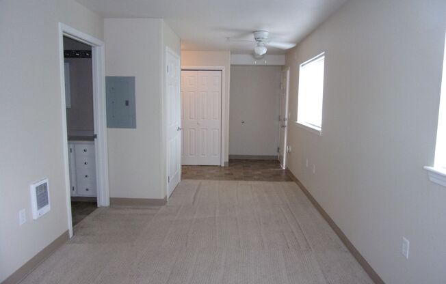 1 bed, 1 bath, 566 sqft, $1,477