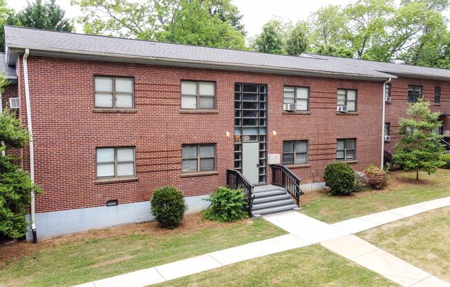 2 beds, 1 bath, 800 sqft, $850, Unit 116 C