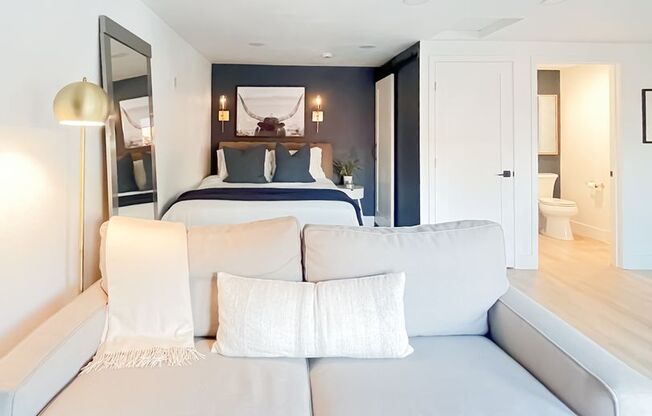 Open to 3 Month Short Term lease .Brand New Private Guest House for rent In Jefferson Park