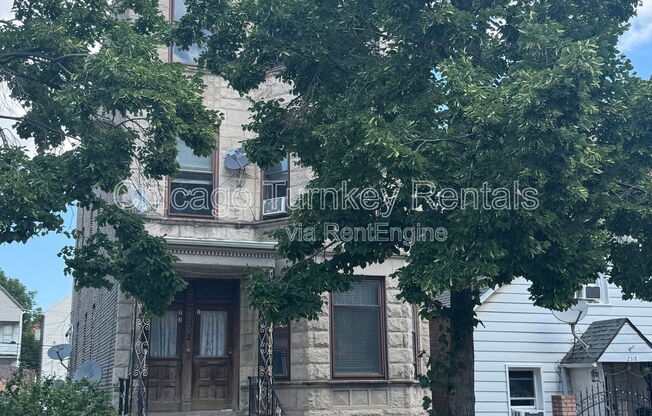 2320 W 23 ST