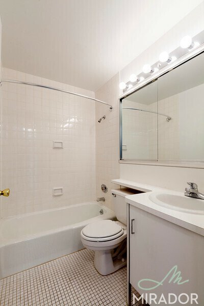 Studio, 1 bath, $3,400, Unit 29E