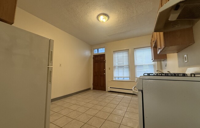 1 bed, 1 bath, $2,300, Unit 2